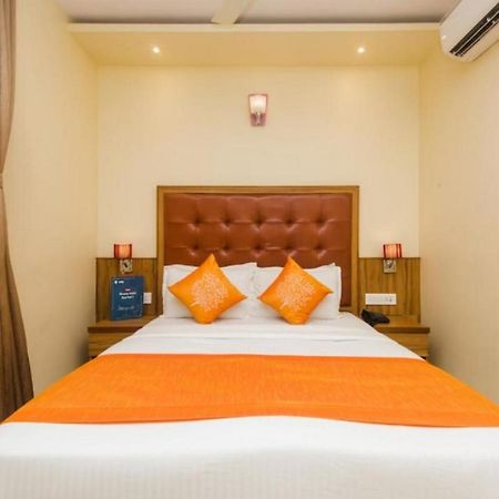 Aster Hotel Near Mumbai Airport Buitenkant foto