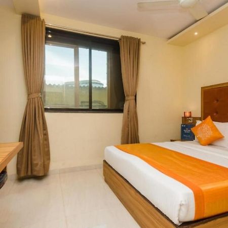 Aster Hotel Near Mumbai Airport Buitenkant foto