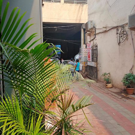 Aster Hotel Near Mumbai Airport Buitenkant foto