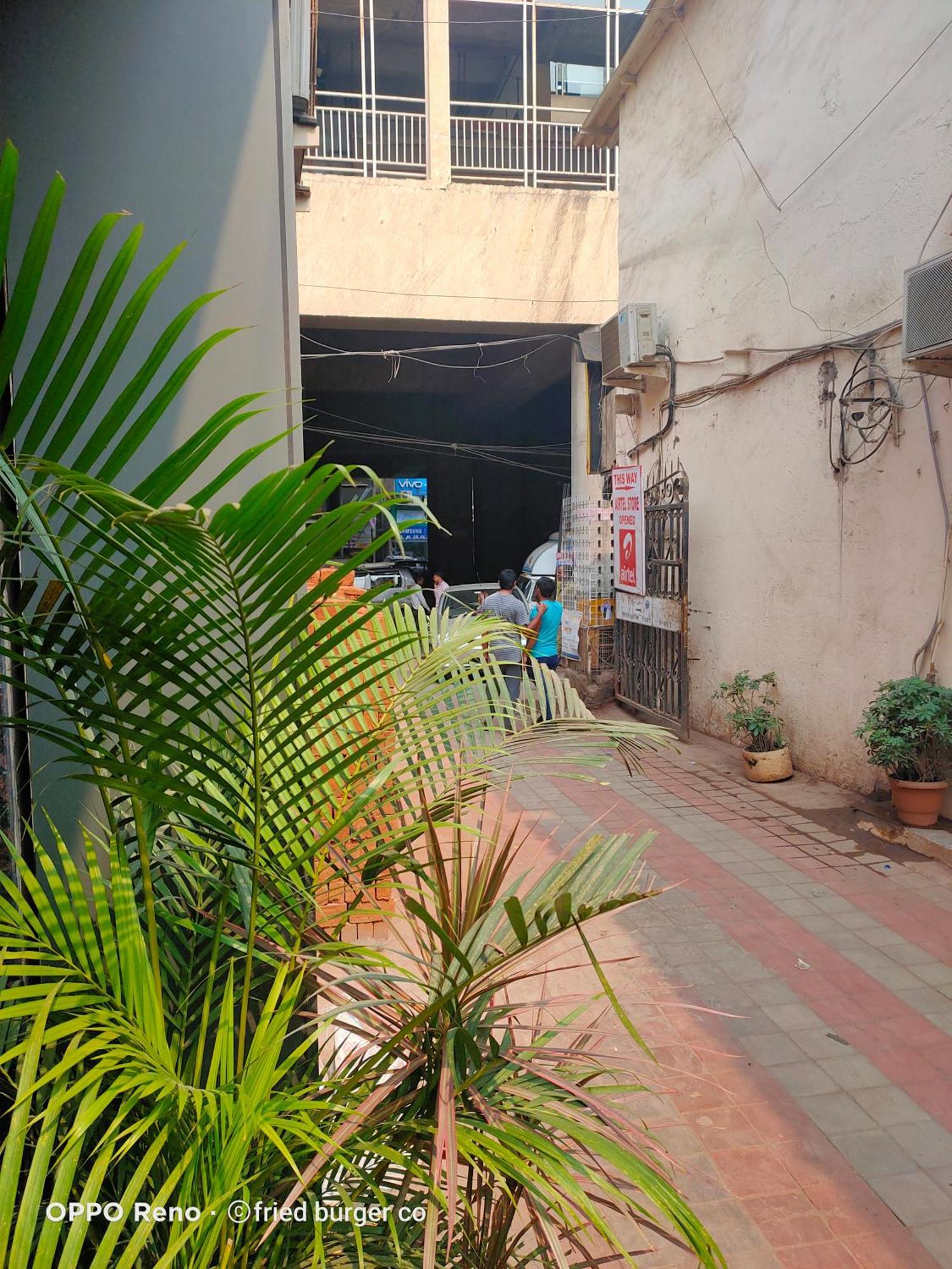 Aster Hotel Near Mumbai Airport Buitenkant foto
