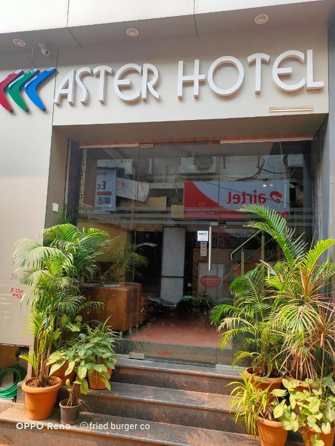 Aster Hotel Near Mumbai Airport Buitenkant foto